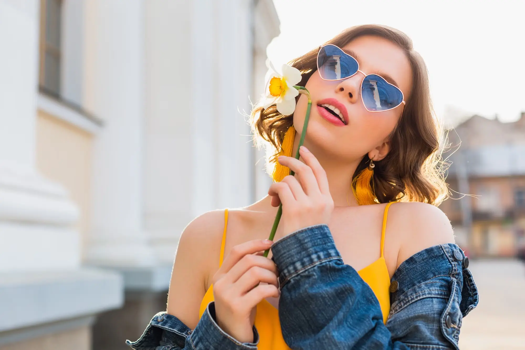 The Power of Sunglasses: How Women’s Sunnies Enhance Your Outfit